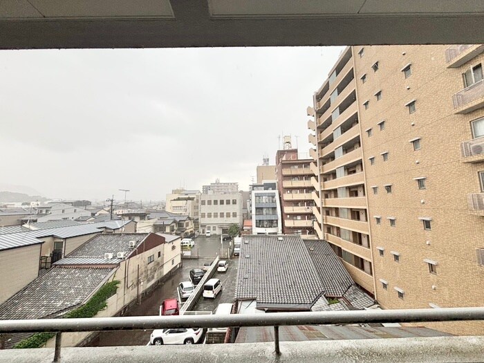 物件内観写真16　(室内からの展望)