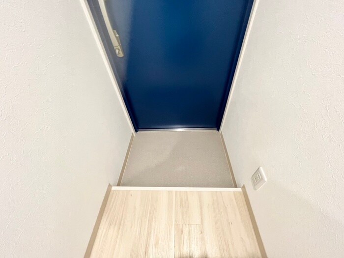物件内観写真4　(玄関)