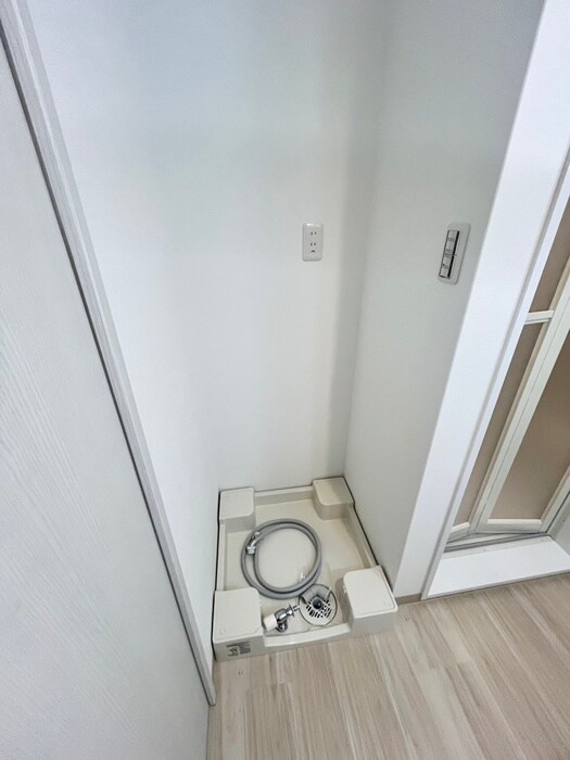 物件内観写真12　(洗濯機置場)