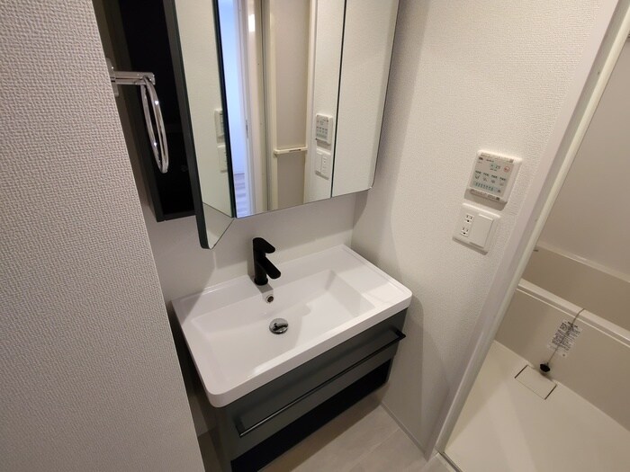 物件内観写真9　(洗面)