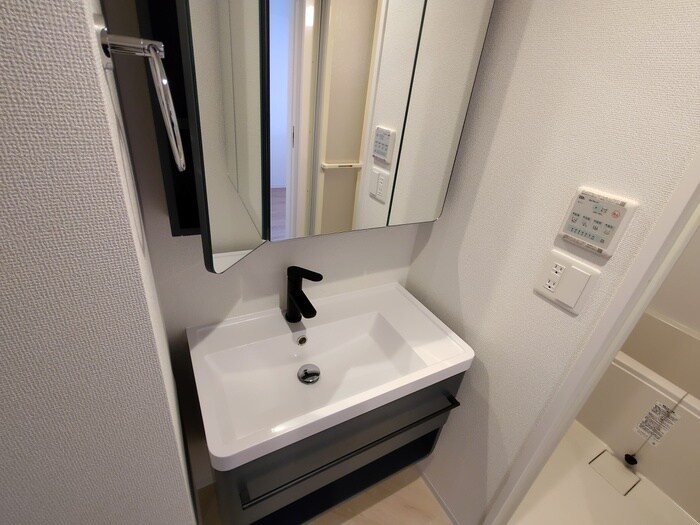 物件内観写真9　(洗面)