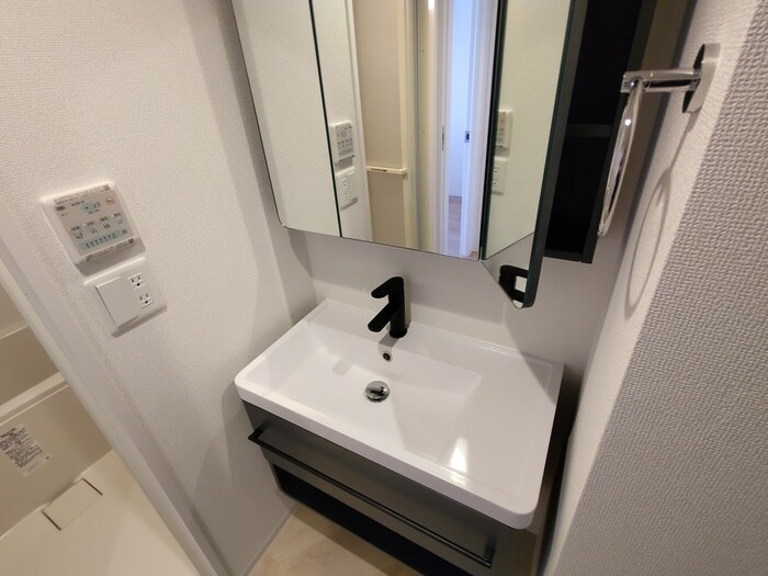 物件内観写真9　(洗面)