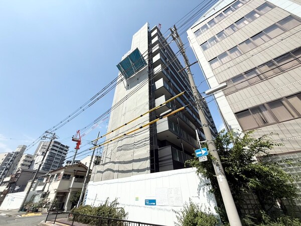 建築中