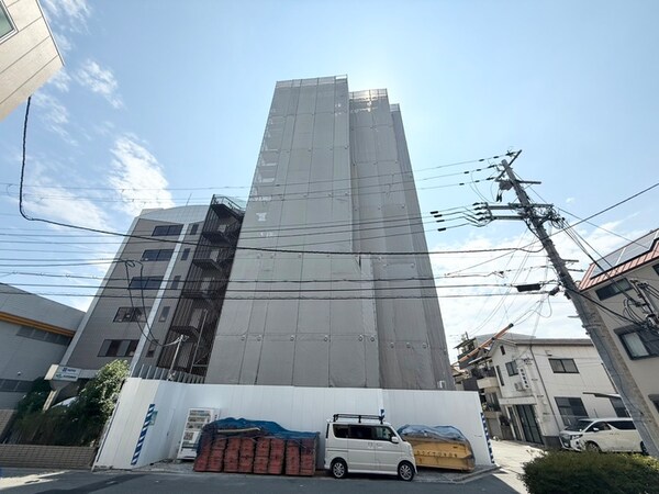 建築中