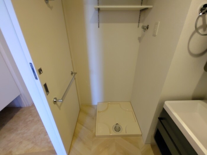 物件内観写真14　(洗濯機置場)