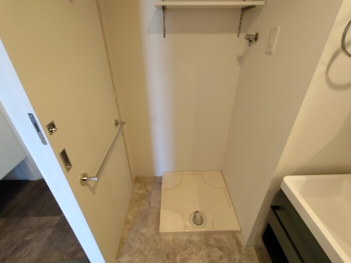 物件内観写真14　(洗濯機置場)