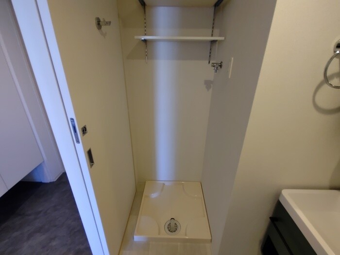 物件内観写真14　(洗濯機置場)