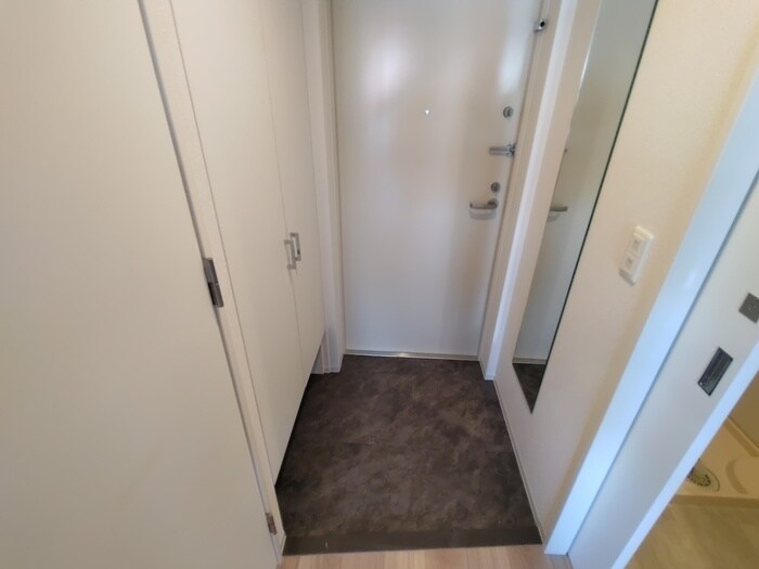 物件内観写真15　(玄関)