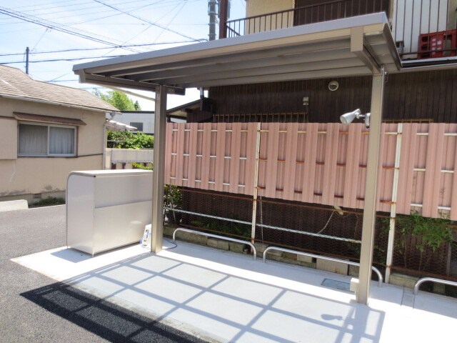 物件外観写真3　(駐輪場)