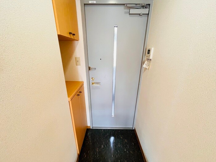 物件内観写真15　(玄関)