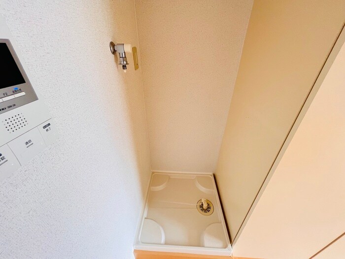 物件内観写真17　(洗濯機置場)