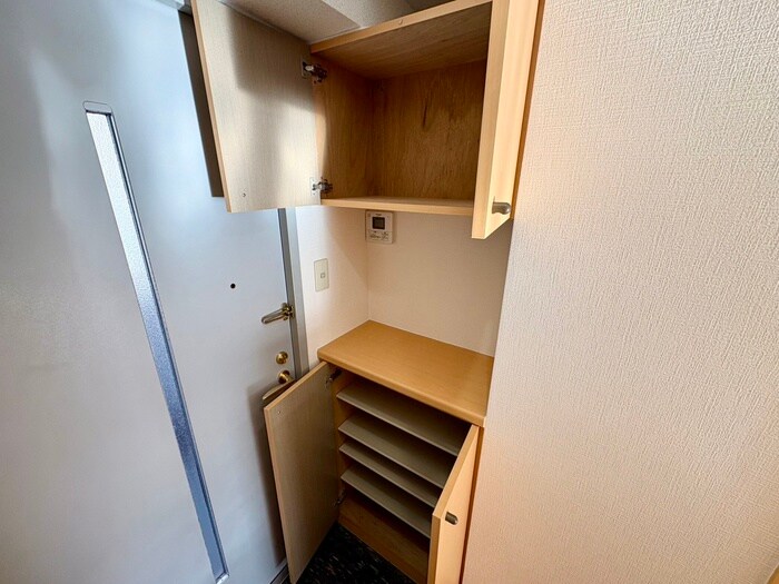 物件内観写真18　(靴箱)