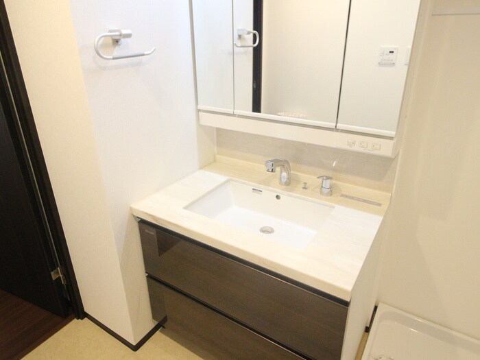 物件内観写真11　(洗面)