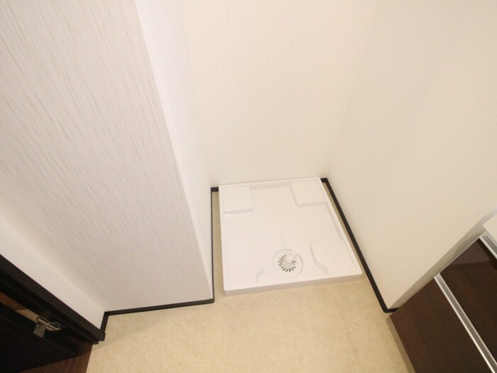 物件内観写真13　(洗濯機置場)