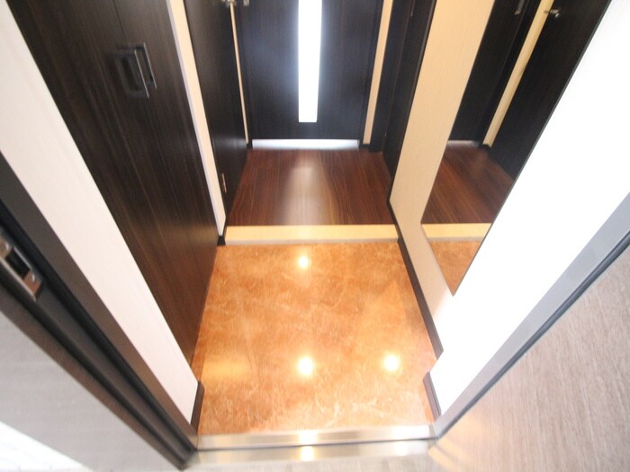 物件内観写真14　(玄関)