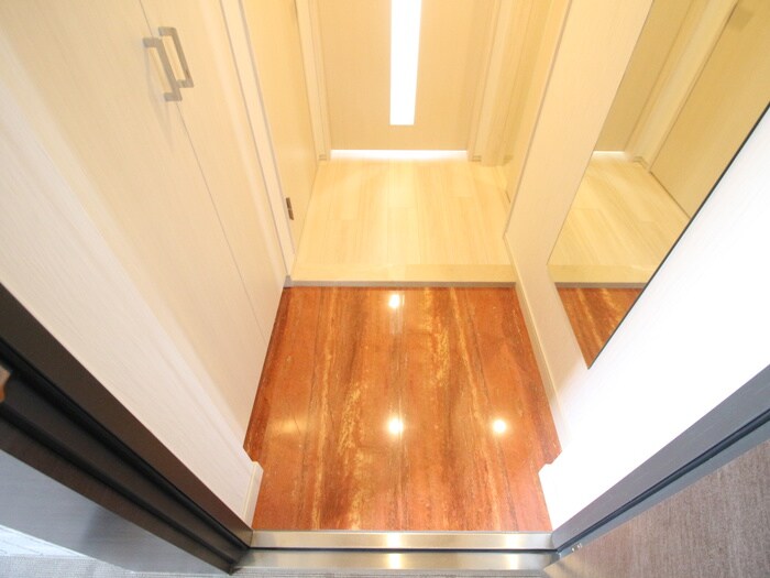 物件内観写真14　(玄関)