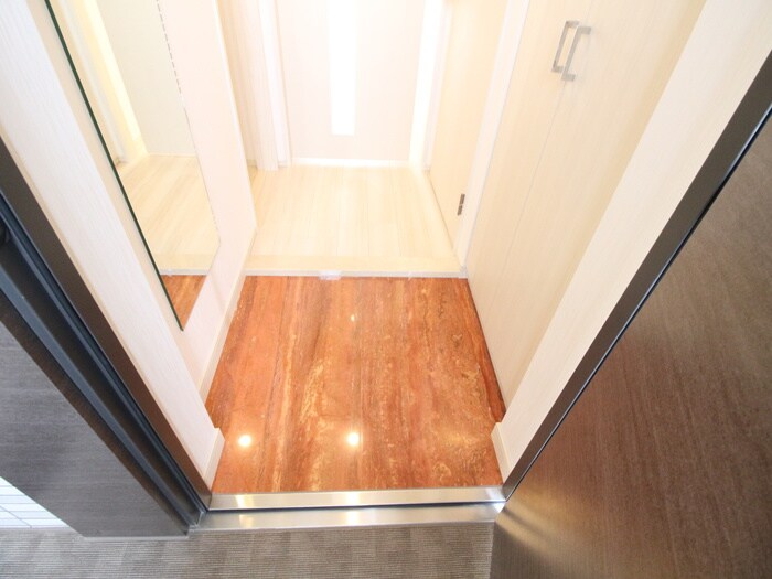 物件内観写真14　(玄関)