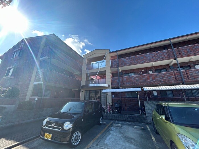 ラ・ルミエ－ルの外観写真