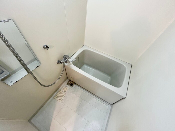 ラ・ルミエ－ルのバス