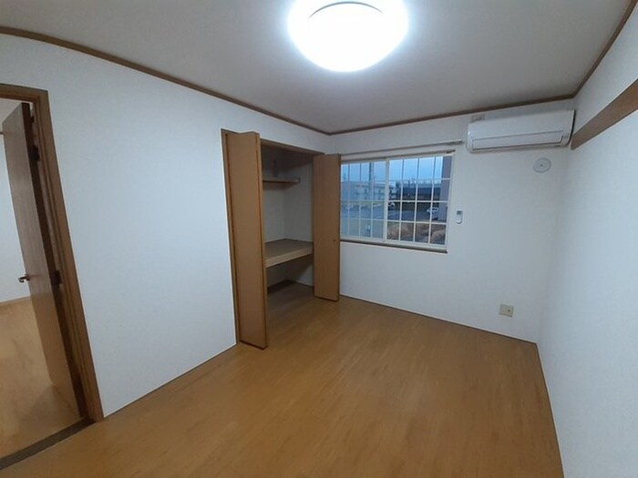 物件内観写真13　(居室)