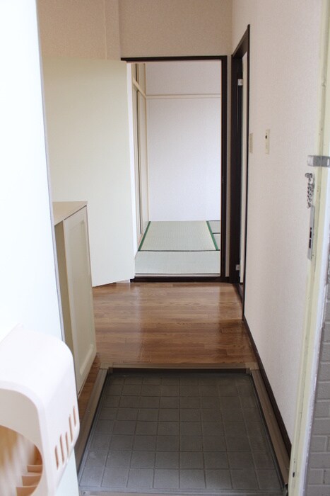 物件内観写真15　(玄関)