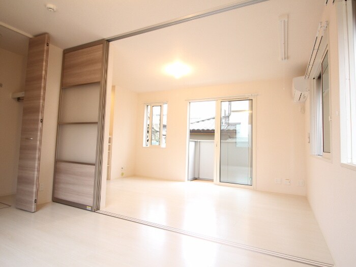 物件内観写真9　(居室)