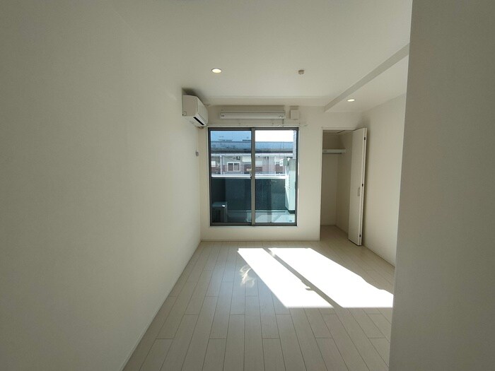 物件内観写真4　(居室)