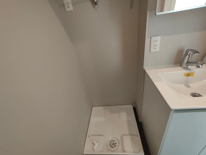 物件内観写真10　(洗濯機置場)