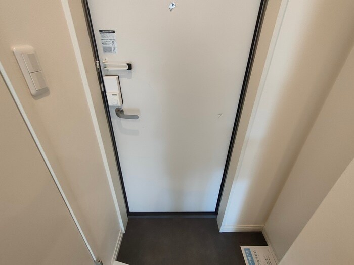 物件内観写真13　(玄関)