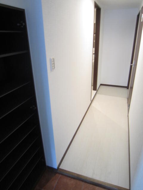物件内観写真7　(玄関)