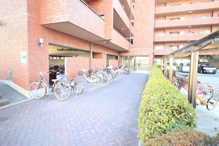 物件外観写真4　(エントランス部分)