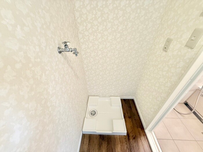 物件内観写真18　(洗濯機置場)