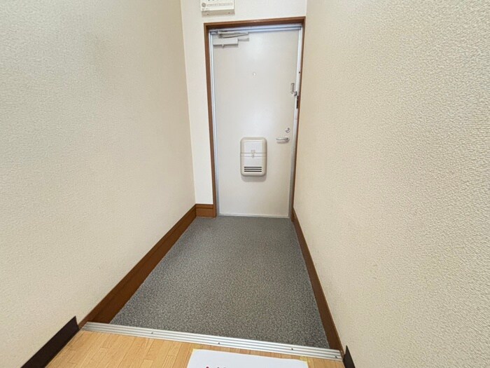 物件内観写真15　(玄関)
