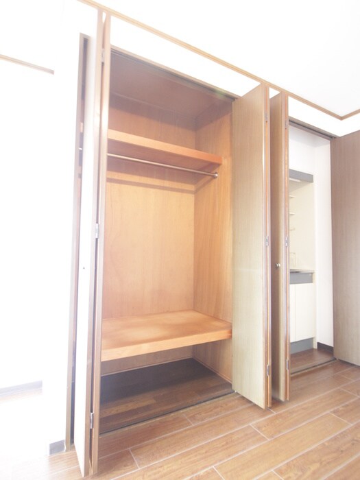 物件内観写真12　(収納)