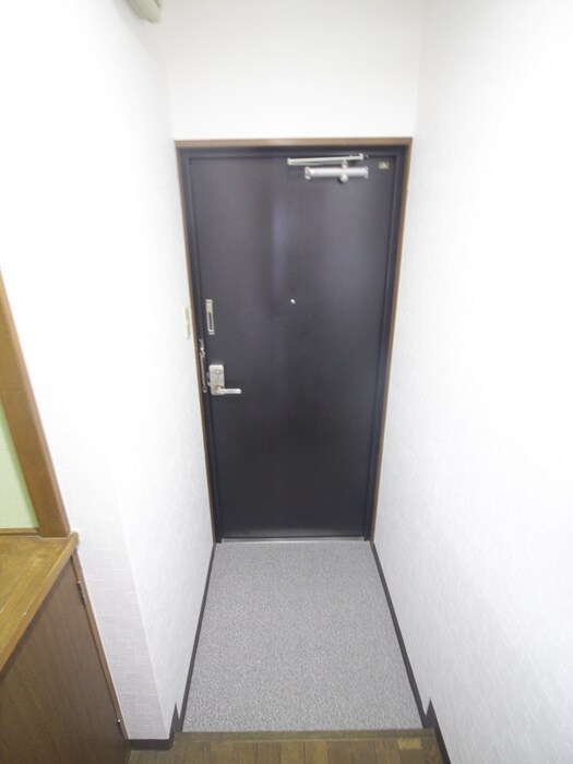 物件内観写真14　(玄関)