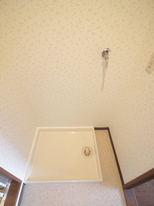 物件内観写真18　(洗濯機置場)