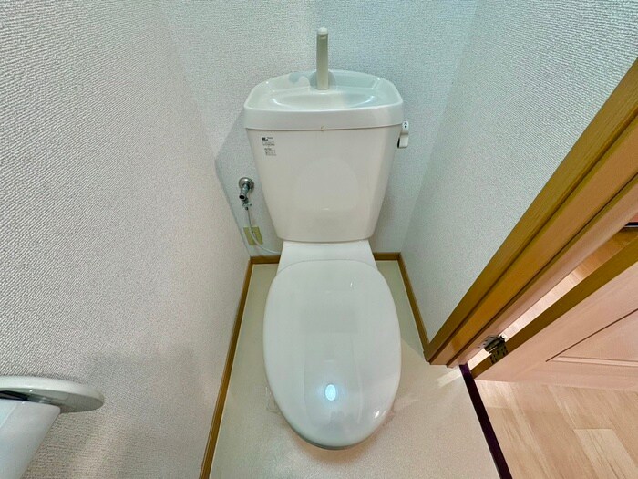 物件内観写真8　(トイレ)