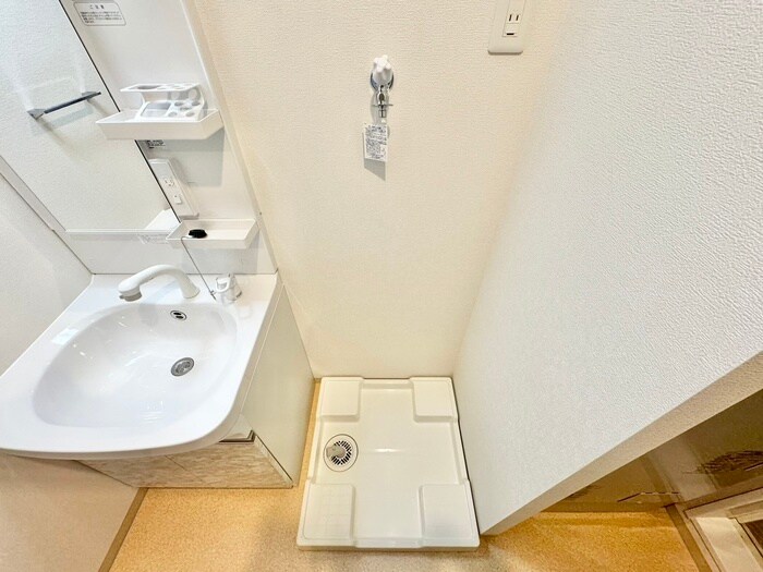 物件内観写真15　(洗濯機置場)