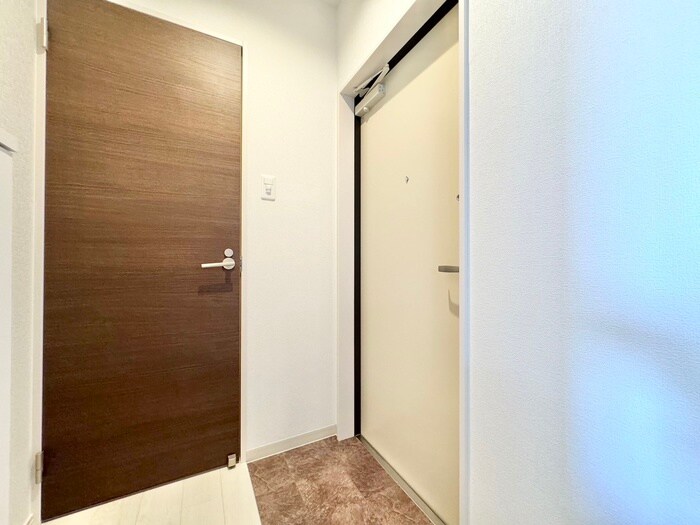物件内観写真17　(玄関)