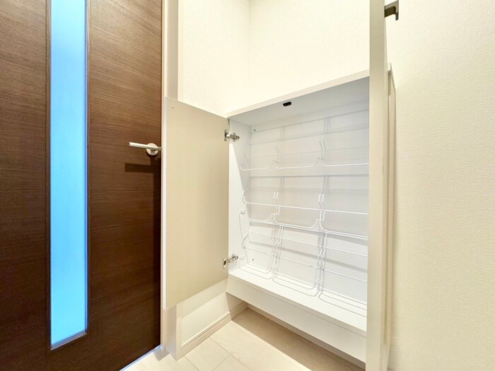 物件内観写真18　(靴箱)