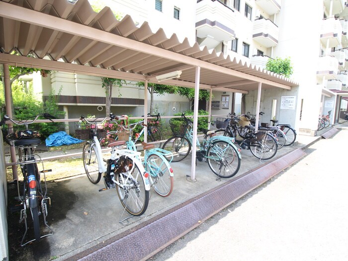 物件外観写真5　(駐輪場)