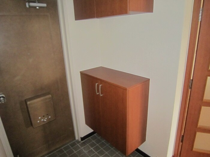 物件内観写真16　(玄関)