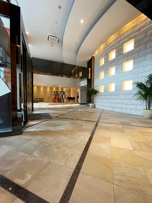 物件外観写真4　(エントランス部分)