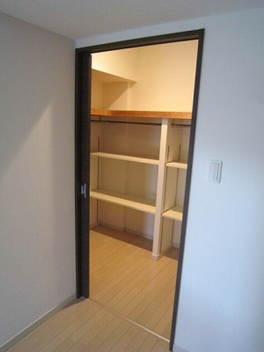 物件内観写真16　(収納)