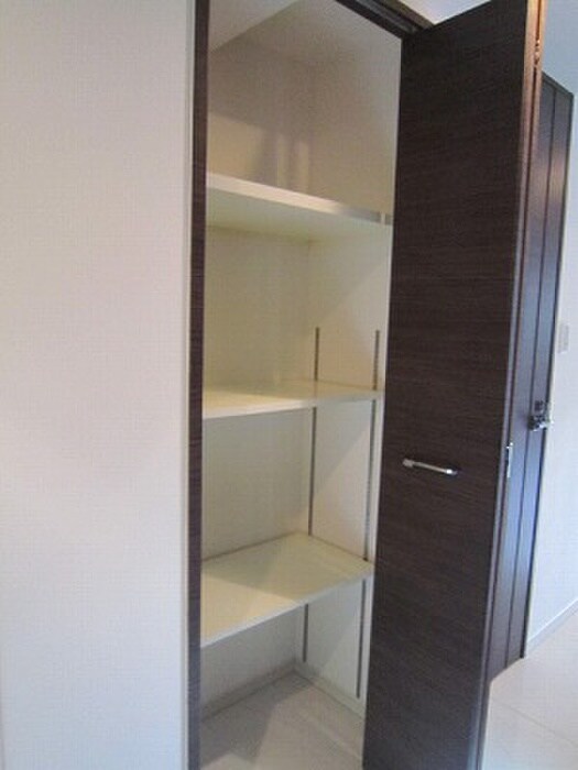 物件内観写真18　(収納)