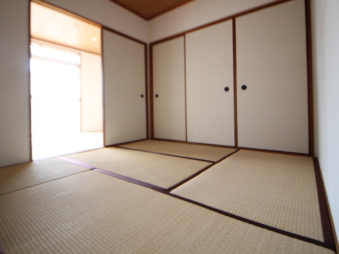 物件内観写真8　(居室)