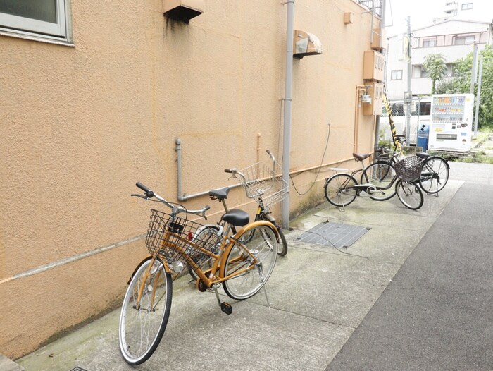 物件外観写真3　(駐輪場)
