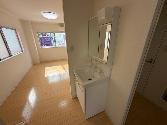 物件内観写真15　(洗面)