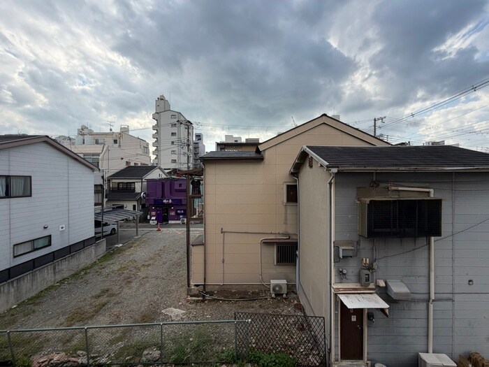 物件内観写真18　(室内からの展望)