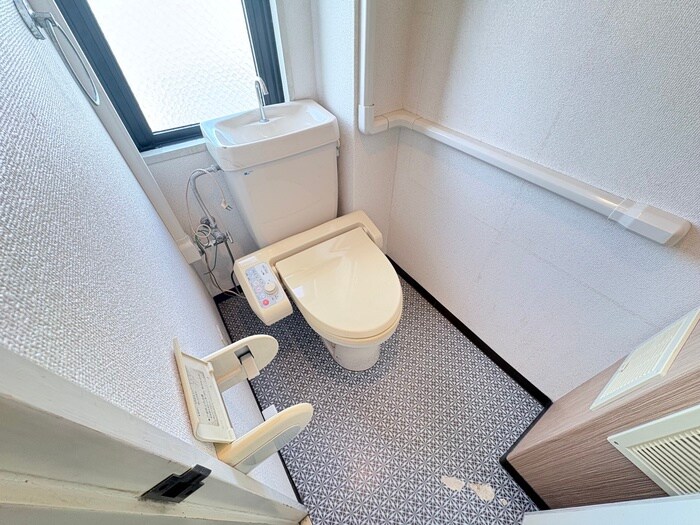 物件内観写真14　(トイレ)